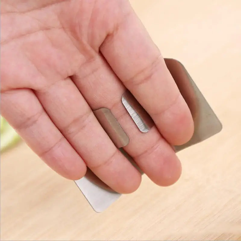 1pcs Stainless Steel Finger Guard Cutting Shiel Adjustable Vegetable Cutting Thumb Guard Finger Protector Tools Kitchen Gadget